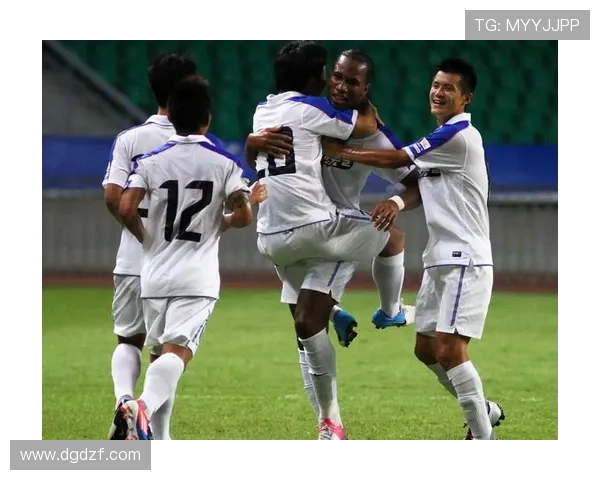 福法纳首穿德罗巴球衣加盟切尔喜悦